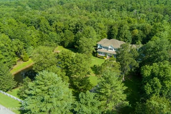 16 Basses Creek Ln, Crossville, TN 38572