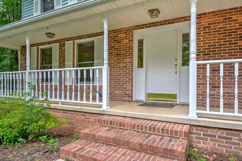 16 Brewster Ln, Oak Ridge, TN 37830