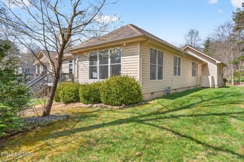 16 Conrad Cir, Crossville, TN 38558