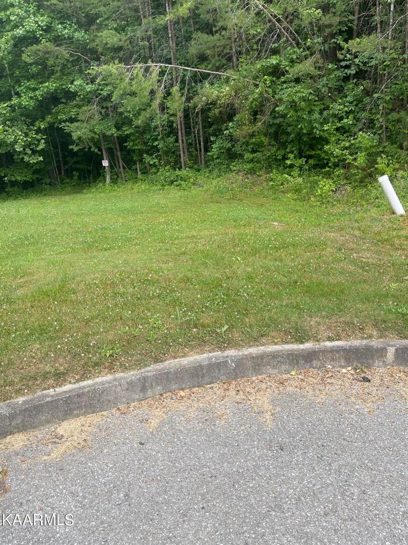16 E Pinnacle Way, Oak Ridge, TN 37830