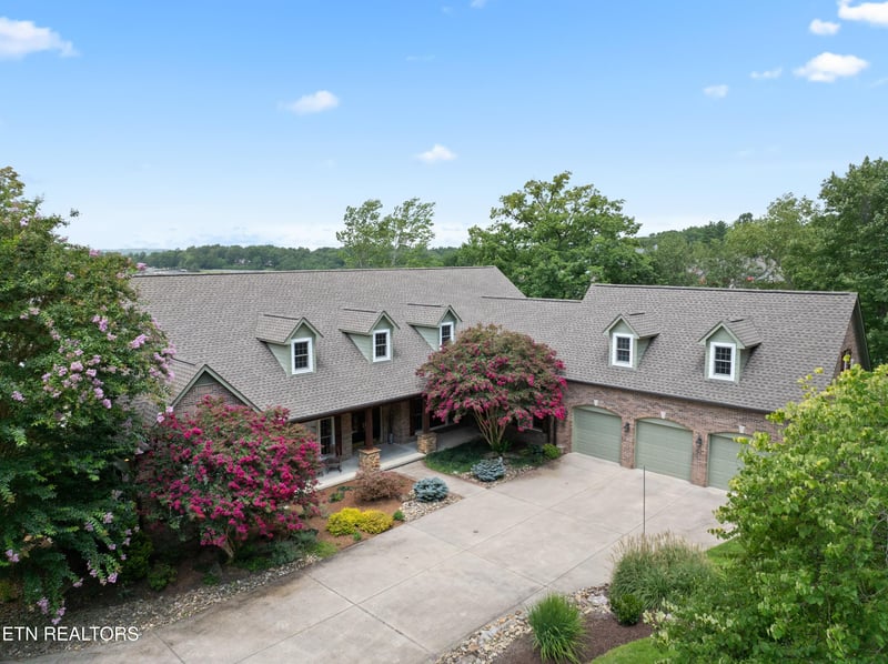 16 Milnor Cir, Crossville, TN 38558