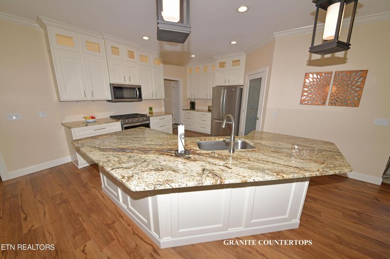 16 Northridge Ter, Fairfield Glade, TN 38558
