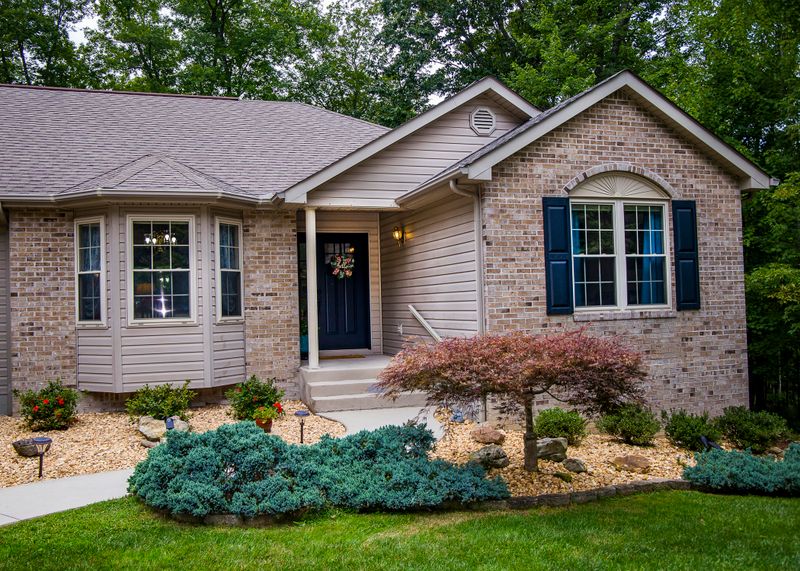 16 Oakcrest Cir, Crossville, TN 38558