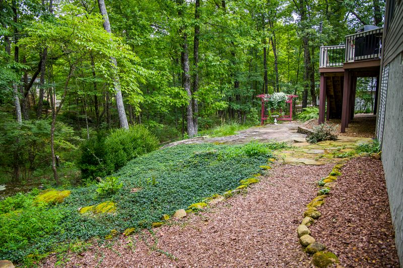 16 Oakcrest Cir, Crossville, TN 38558