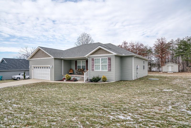 16 Patrick Dr, Crossville, TN 38555