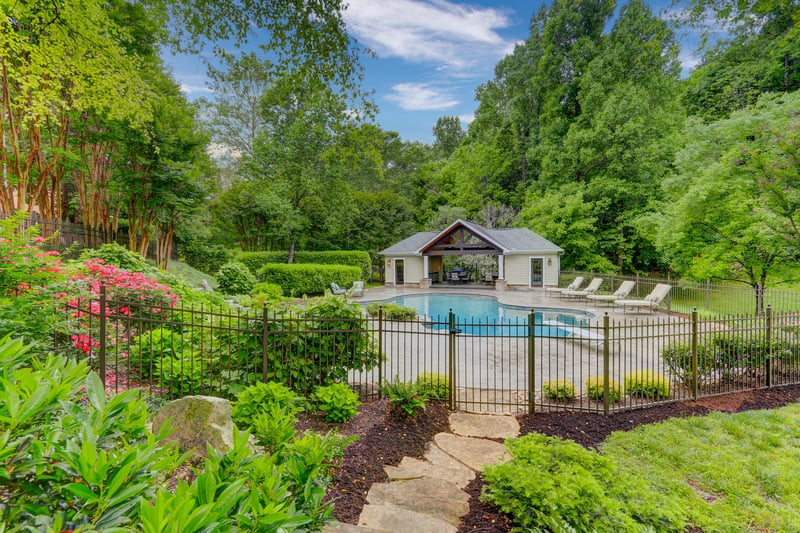 16 Rivers Run Blvd, Oak Ridge, TN 37830