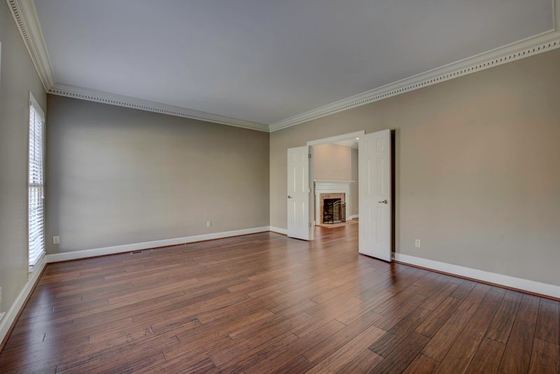 16 Riverside Dr, Oak Ridge, TN 37830