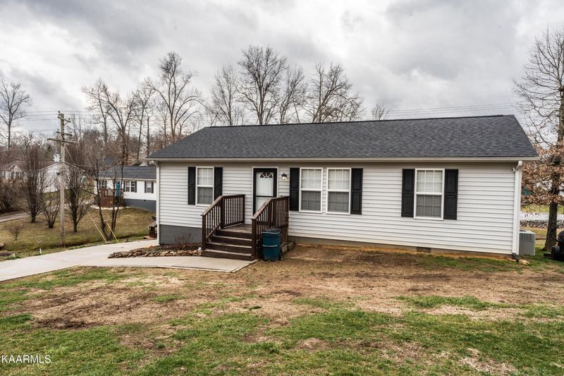 16 Rusty Blue Dr, Crossville, TN 38555