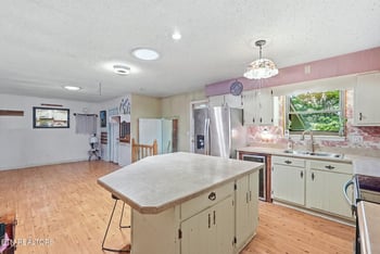 16 Sweetbriar Ct, Crossville, TN 38558