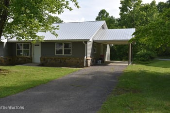 16 Wood Ln, Sparta, TN 38583