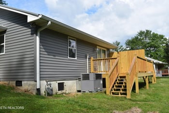 16 Wood Ln, Sparta, TN 38583