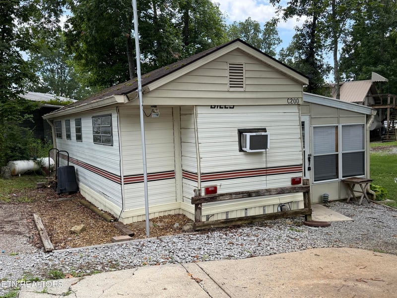160 Apache Tr, Crossville, TN 38572