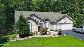 160 Brady Ln, Oneida, TN 37841