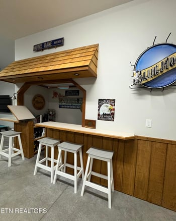 160 Broadleaf #300, Caryville, TN 37714