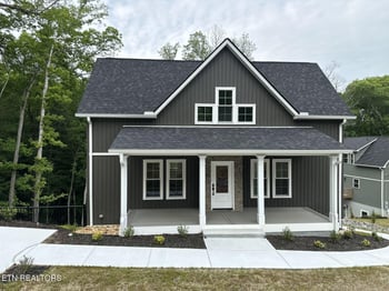160 California Ave, Oak Ridge, TN 37830