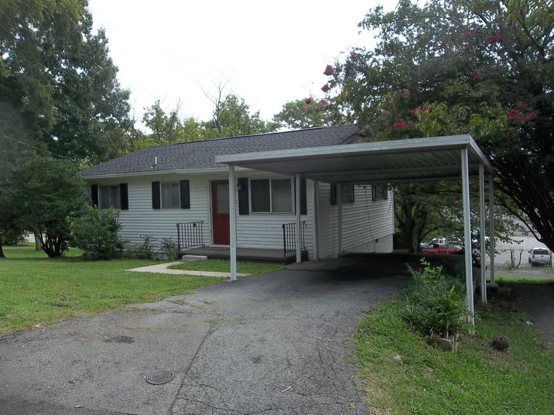 160 Chicamauga Ave, Knoxville, TN 37917