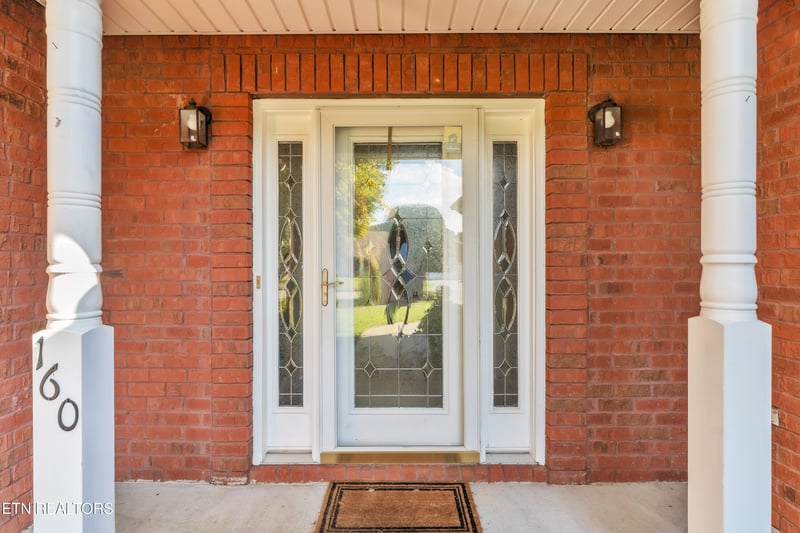 160 Edinburgh Dr, Lenoir City, TN 37771
