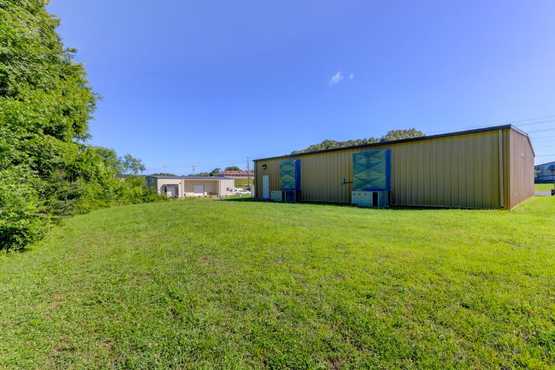 160 Frank L Diggs Dr, Clinton, TN 37716