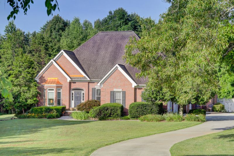 160 Grand View Ln, Clinton, TN 37716