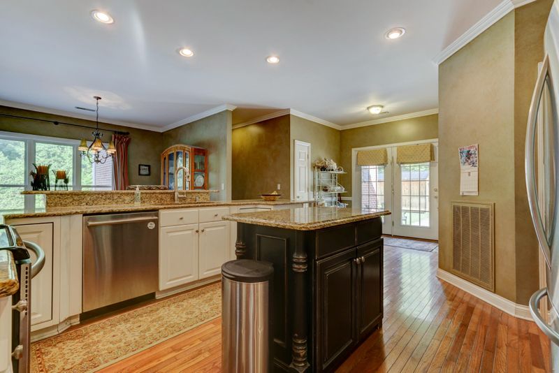 160 Grand View Ln, Clinton, TN 37716