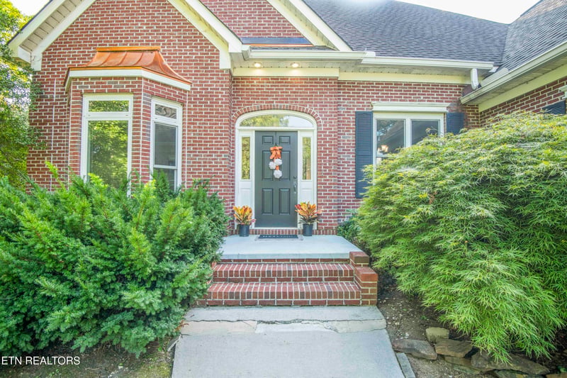 160 Grandview Ln, Clinton, TN 37716