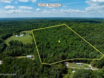160 John Cox Rd, Deer Lodge, TN 37726