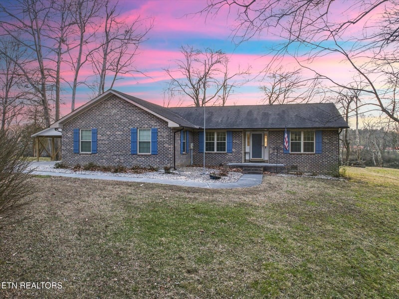 160 Lone River Ln, Clinton, TN 37716