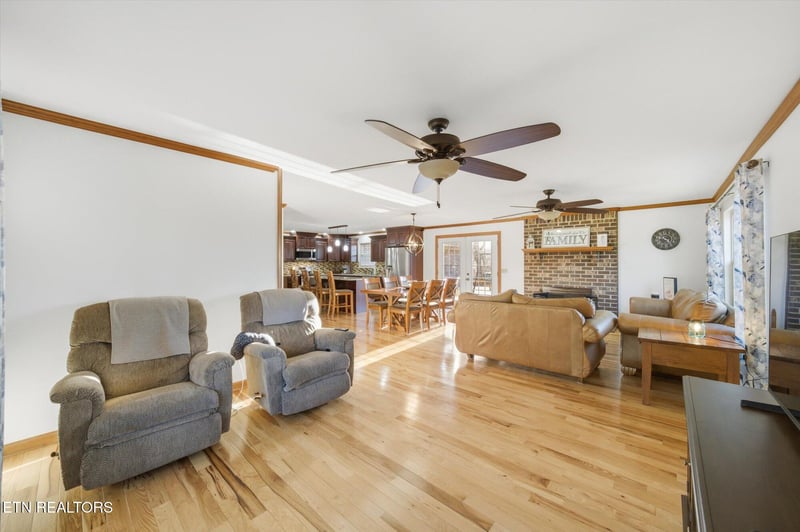 160 Lone River Ln, Clinton, TN 37716