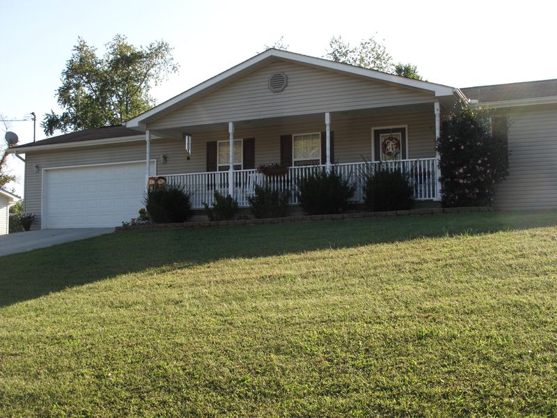160 M&m Ln, Jacksboro, TN 37757