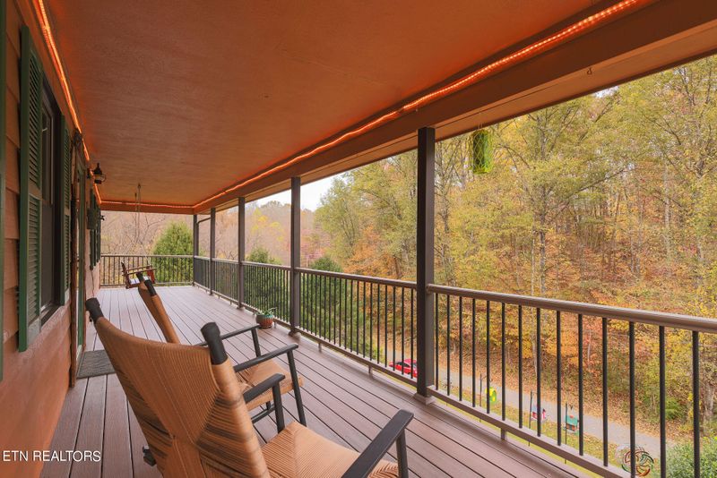160 Rainbow Ln, Lafollette, TN 37766