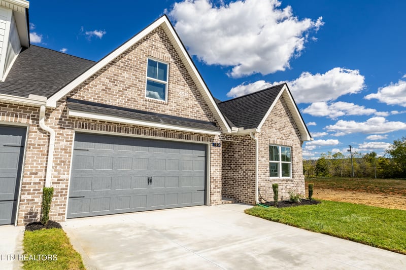 160 River Park Ln, Sweetwater, TN 37874
