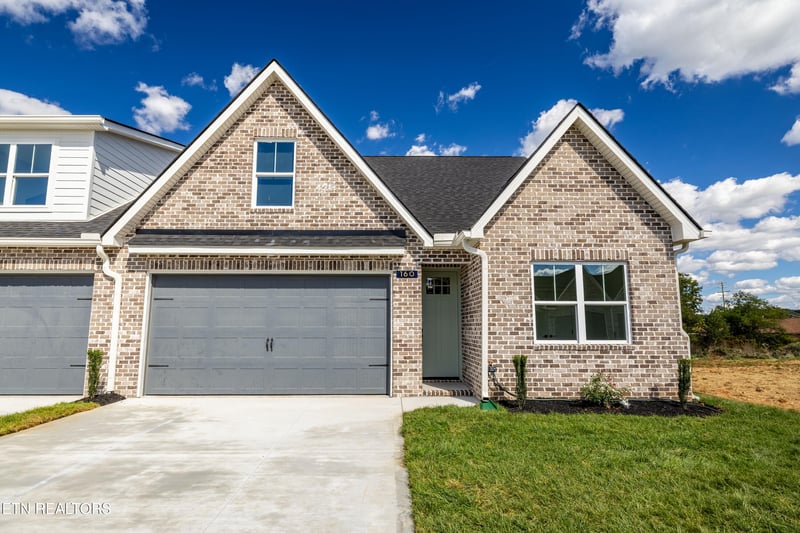 160 River Park Ln, Sweetwater, TN 37874