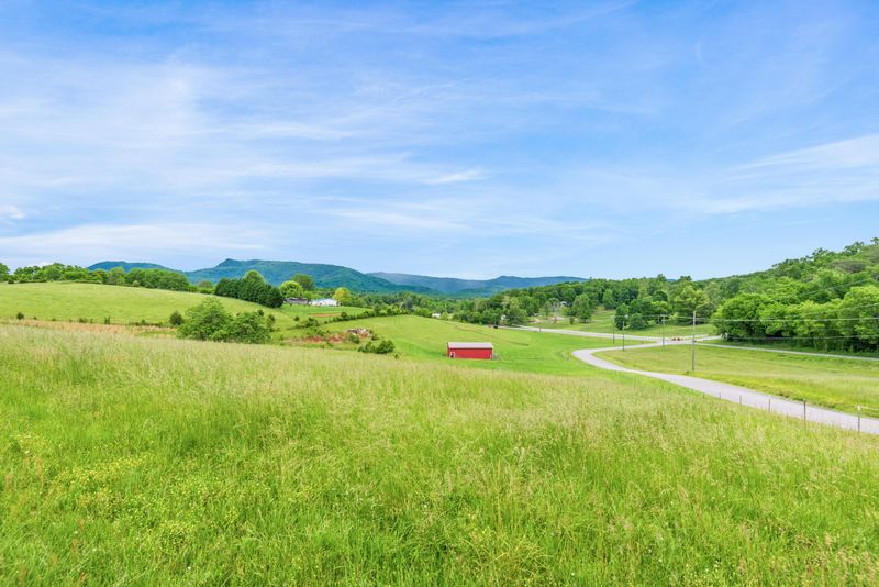 160 Sierra Ln, Blaine, TN 37709