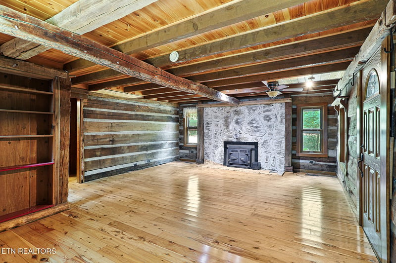 160 Thomas Ed Roach Ln, Blaine, TN 37709