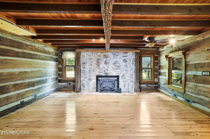 160 Thomas Ed Roach Ln, Blaine, TN 37709