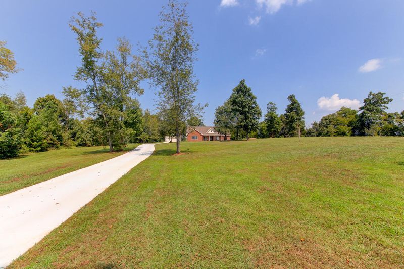 1600 Heaton Rd, Greenback, TN 37742