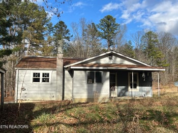 1600 Paint Rock Rd, Oneida, TN 37841