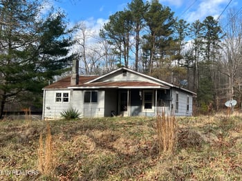 1600 Paint Rock Rd, Oneida, TN 37841