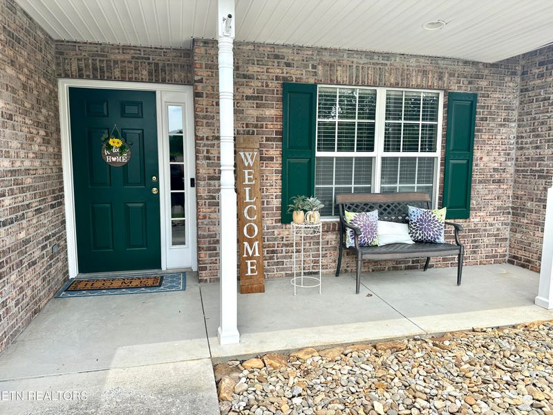 1601 Emerald Pointe Ln, Knoxville, TN 37918