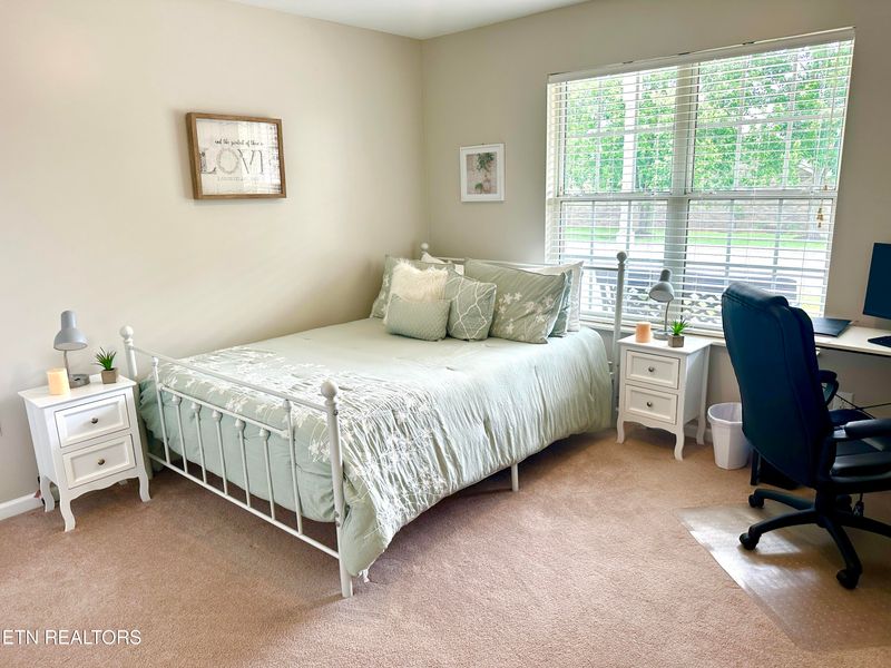 1601 Emerald Pointe Ln, Knoxville, TN 37918
