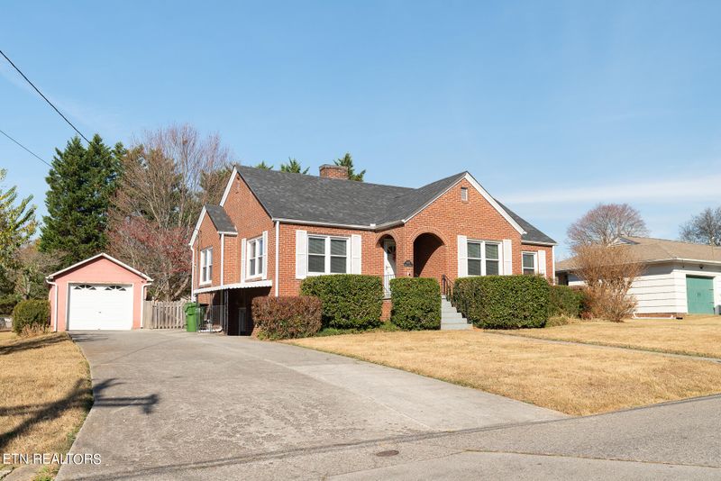 1601 Everett Ave, Maryville, TN 37804