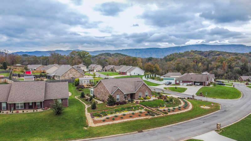 1601 Millstone Dr, Maryville, TN 37803