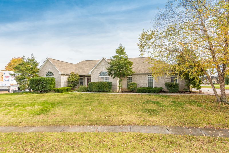1602 Aberdeen Dr, Alcoa, TN 37701