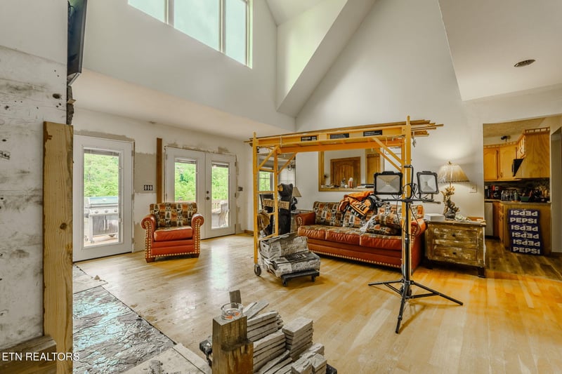1602 Cove Crest Dr, Sevierville, TN 37862