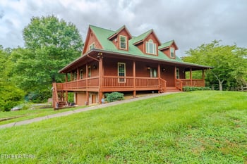 1602 Cove Crest Dr, Sevierville, TN 37862