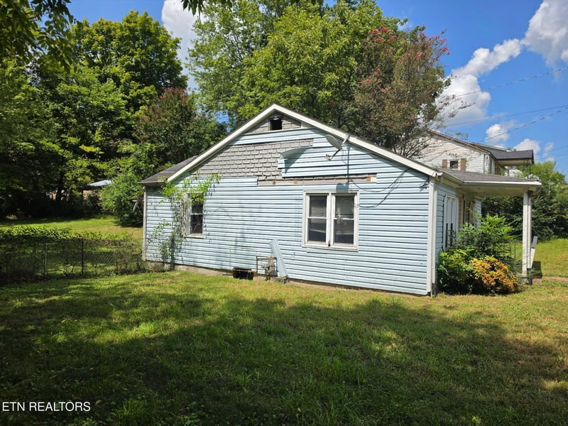 1602 N Jackson St, Athens, TN 37303