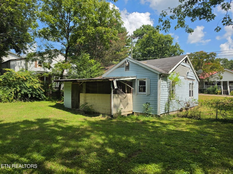 1602 N Jackson St, Athens, TN 37303