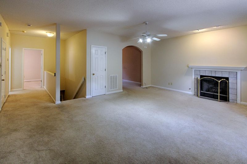 1602 Stone Hedge Dr, Knoxville, TN 37909