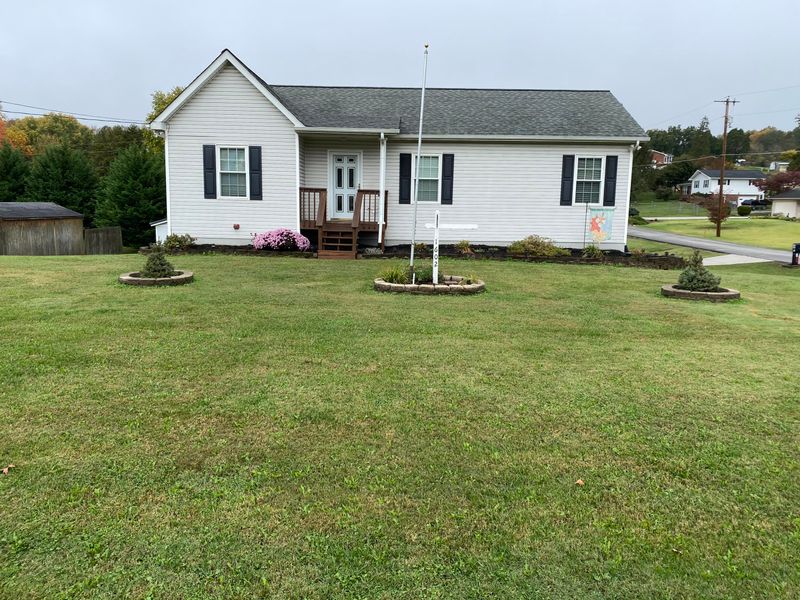 1602 Tazewell Pike, Corryton, TN 37721