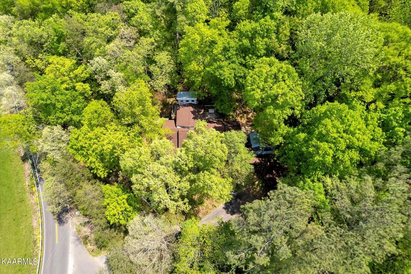 1603 Lakeside Dr, Sevierville, TN 37862